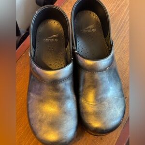 Dansko Clogs Size 41=10.5 -11 Metallic Grey/Silver Nursing Shoes. Cosmetic wear.